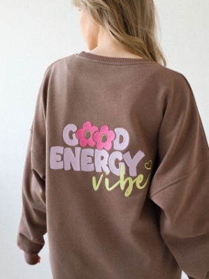 Свитшот с О-вырезом с вышивкой на спине Good energy vibe в Новосибирске